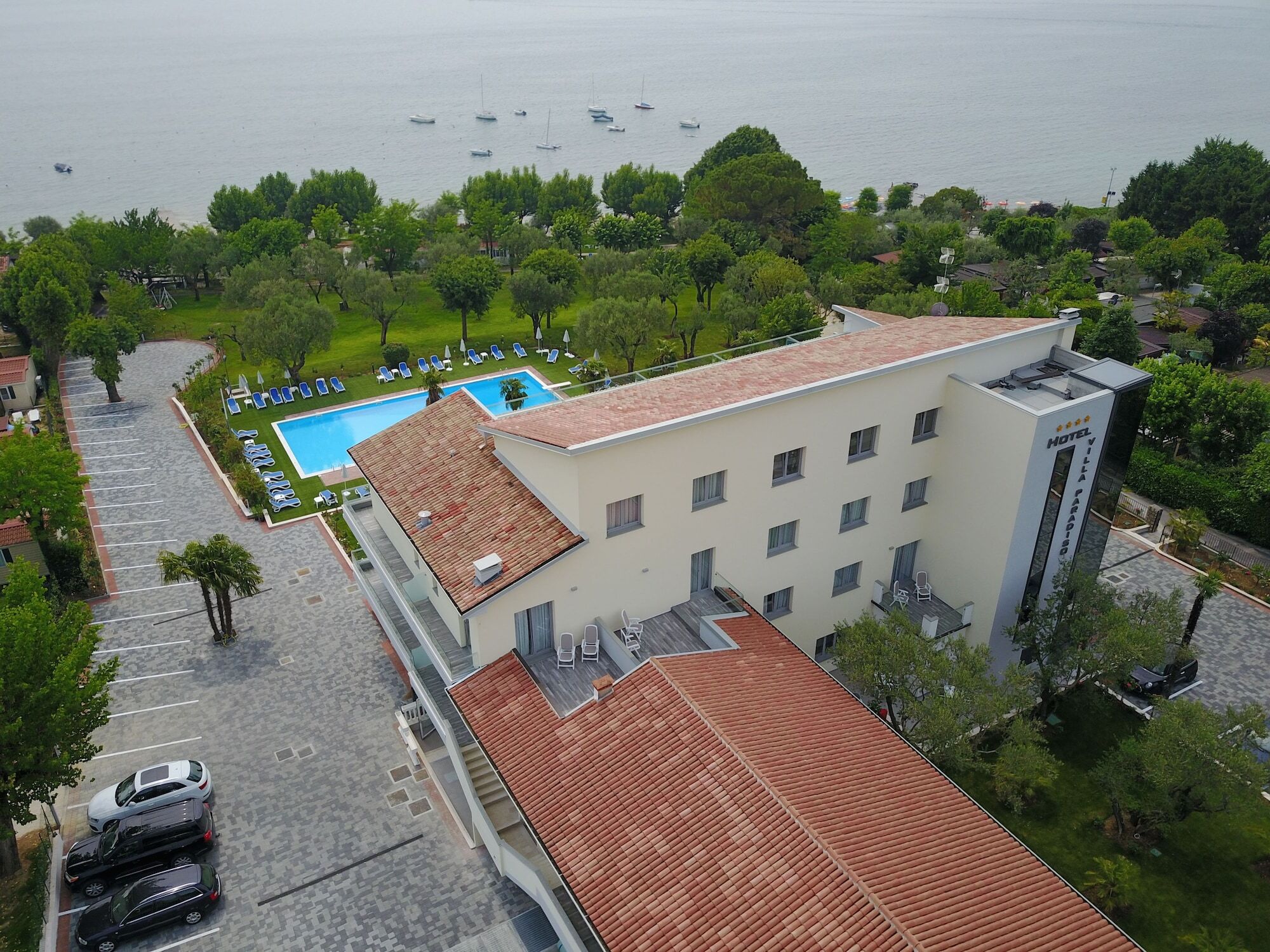 Front Lake Hotel Villa Paradiso Suite Moniga del Garda Exterior photo